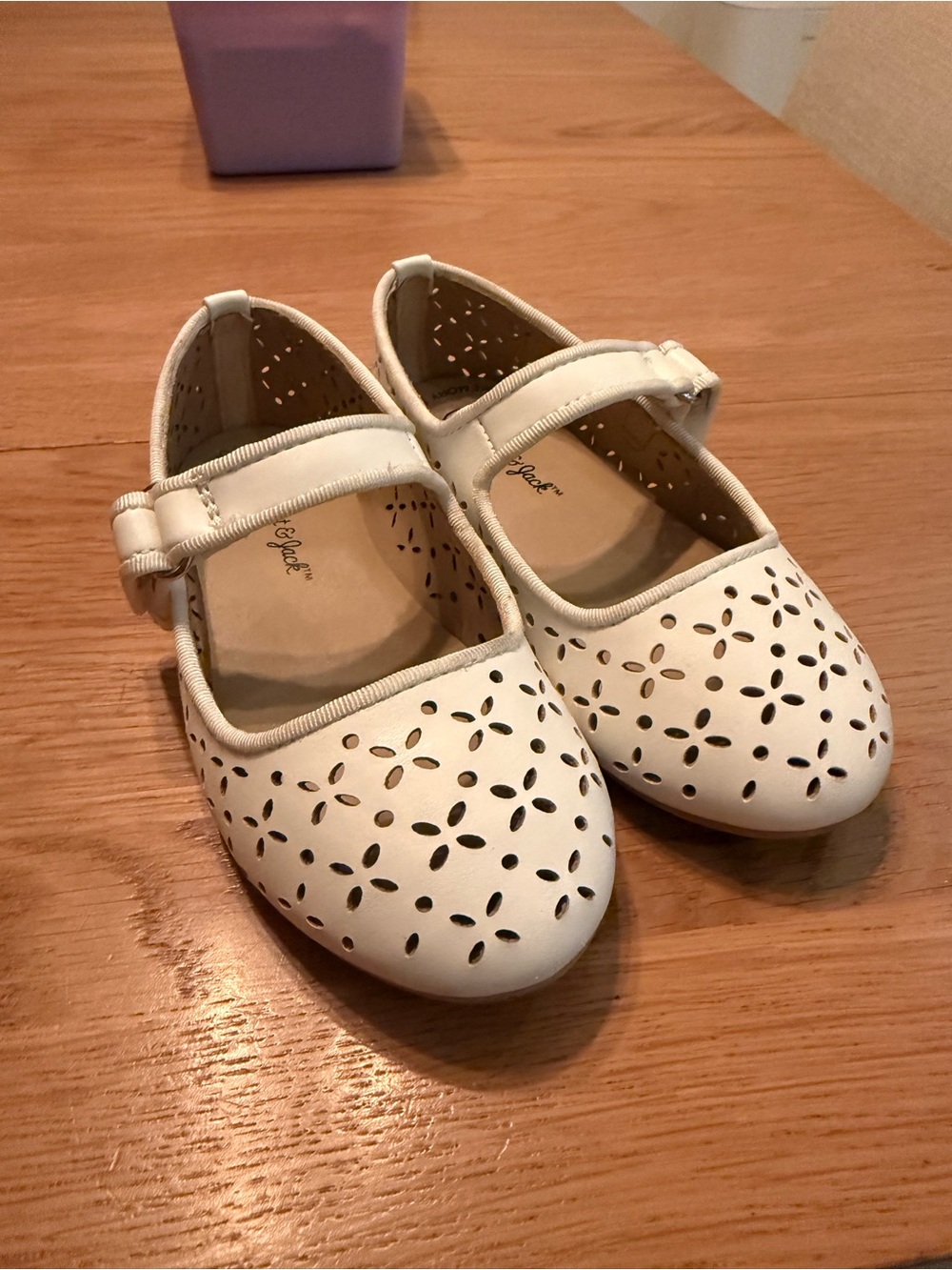 Cat & Jack White Girls Mary Jane Dress Shoes with Floral Cutouts